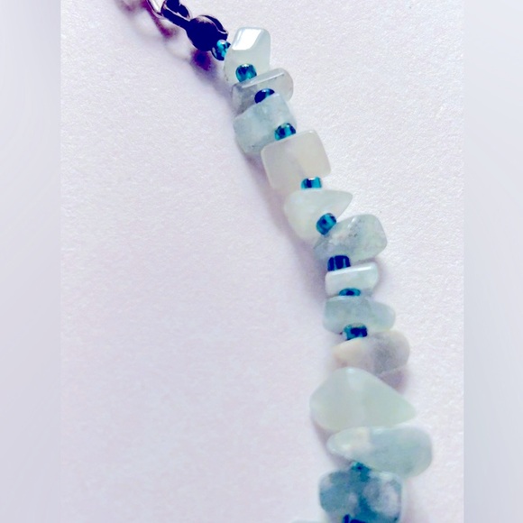 Vintage necklace: Mother-of-Pearl Handpainted Flowers on disk, Aventurine beads - Picture 4 of 8